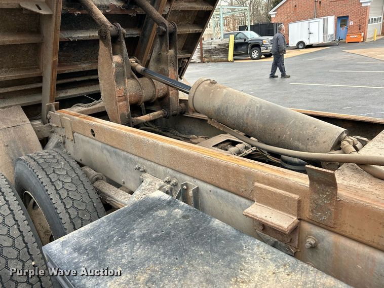 image for item EK4083 2010 Freightliner Business Class M2 dump truck