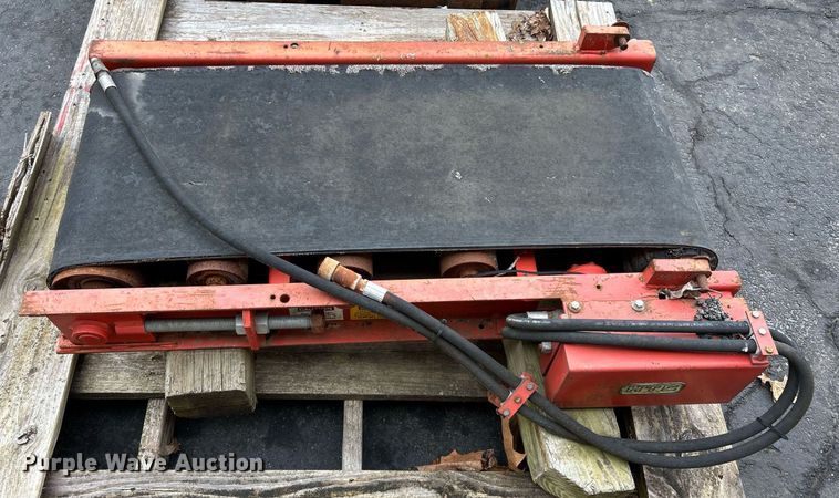 image for item EK4083 2010 Freightliner Business Class M2 dump truck