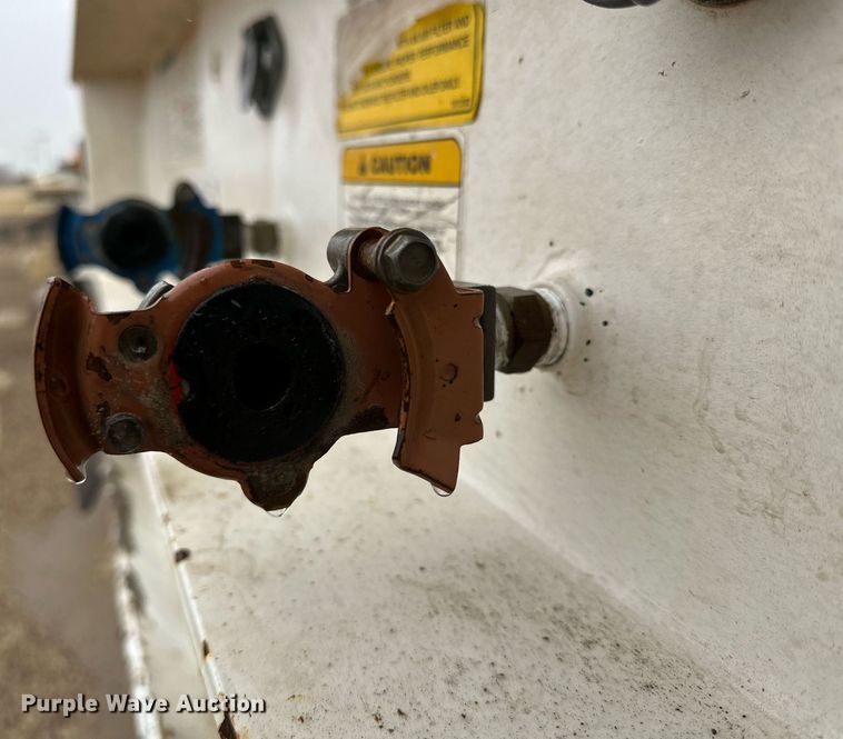 image for item IB9314 2007 Midland MG40MC2000 bottom dump trailer