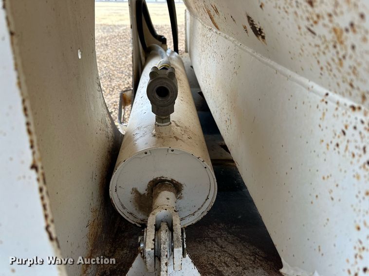 image for item IB9314 2007 Midland MG40MC2000 bottom dump trailer