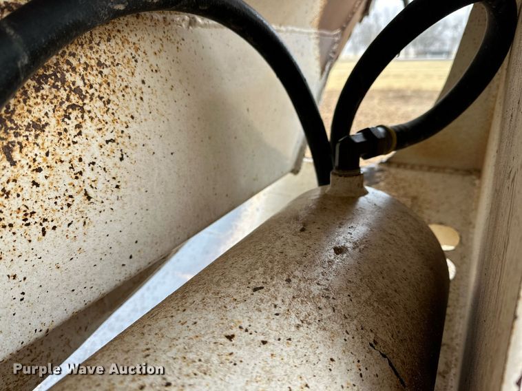 image for item IB9314 2007 Midland MG40MC2000 bottom dump trailer