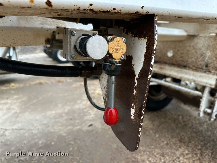 image for item IB9314 2007 Midland MG40MC2000 bottom dump trailer