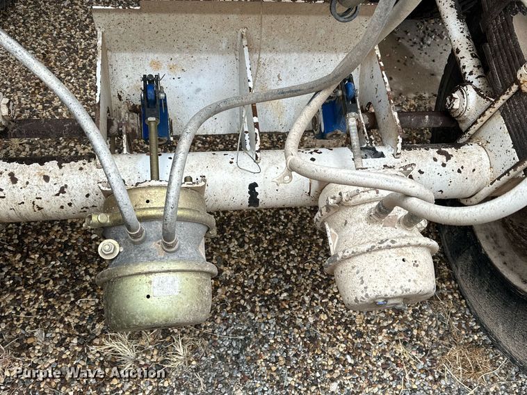 image for item IB9314 2007 Midland MG40MC2000 bottom dump trailer