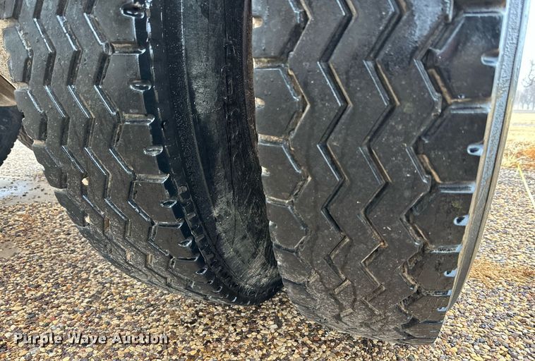 image for item IB9314 2007 Midland MG40MC2000 bottom dump trailer