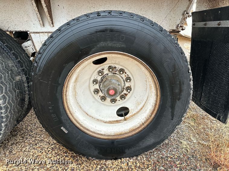 image for item IB9314 2007 Midland MG40MC2000 bottom dump trailer