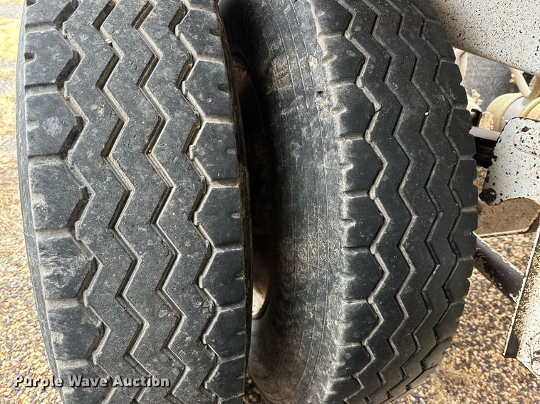 image for item IB9314 2007 Midland MG40MC2000 bottom dump trailer