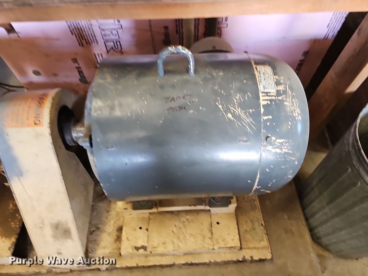 image for item IO9839 (2) Fair Banks Morse pumps