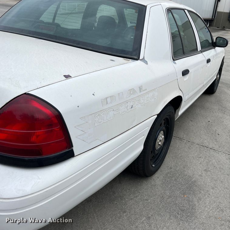 image for item KV9813 2007 Ford Crown Victoria Police Interceptor 