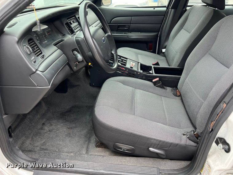 image for item KV9813 2007 Ford Crown Victoria Police Interceptor 