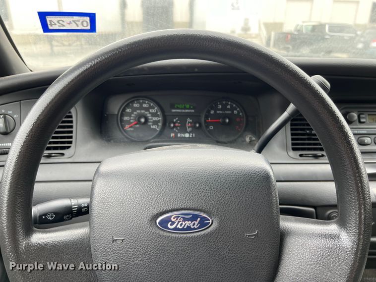 image for item KV9813 2007 Ford Crown Victoria Police Interceptor 