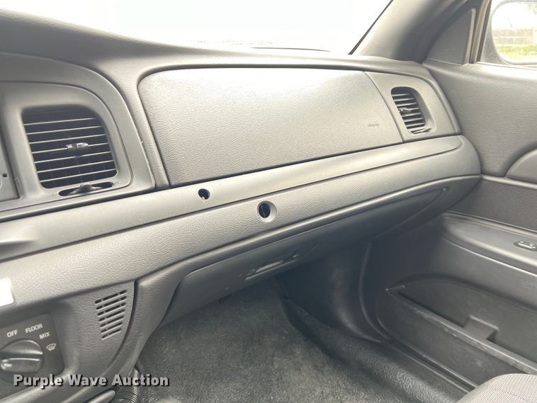 image for item KV9813 2007 Ford Crown Victoria Police Interceptor 