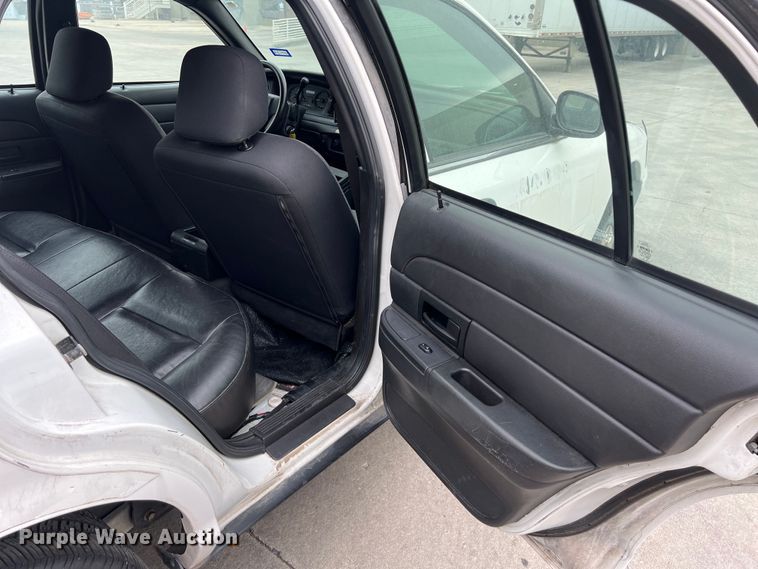 image for item KV9813 2007 Ford Crown Victoria Police Interceptor 