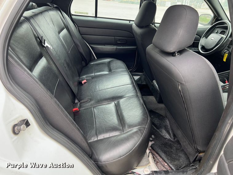 image for item KV9813 2007 Ford Crown Victoria Police Interceptor 