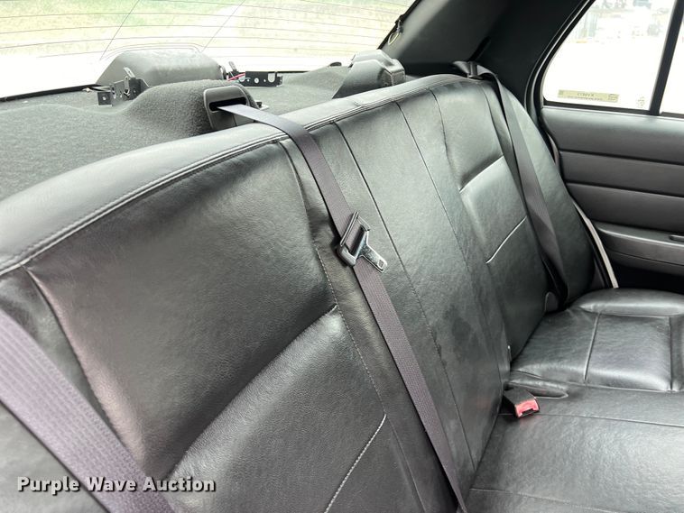 image for item KV9813 2007 Ford Crown Victoria Police Interceptor 