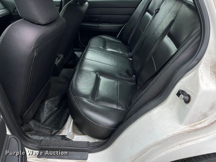 image for item KV9813 2007 Ford Crown Victoria Police Interceptor 