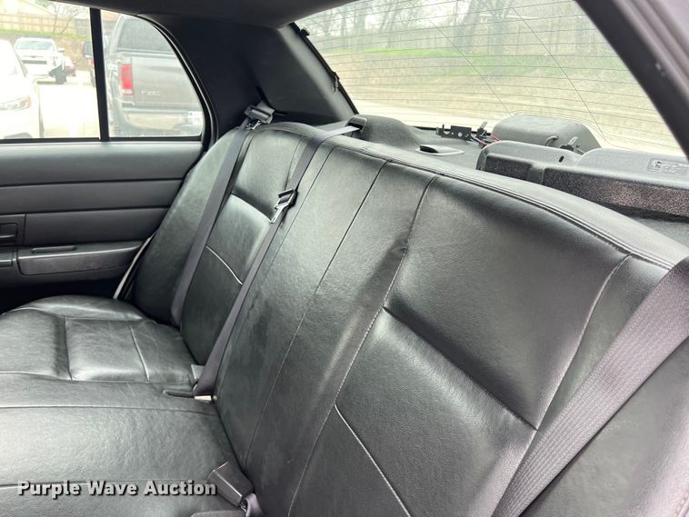 image for item KV9813 2007 Ford Crown Victoria Police Interceptor 