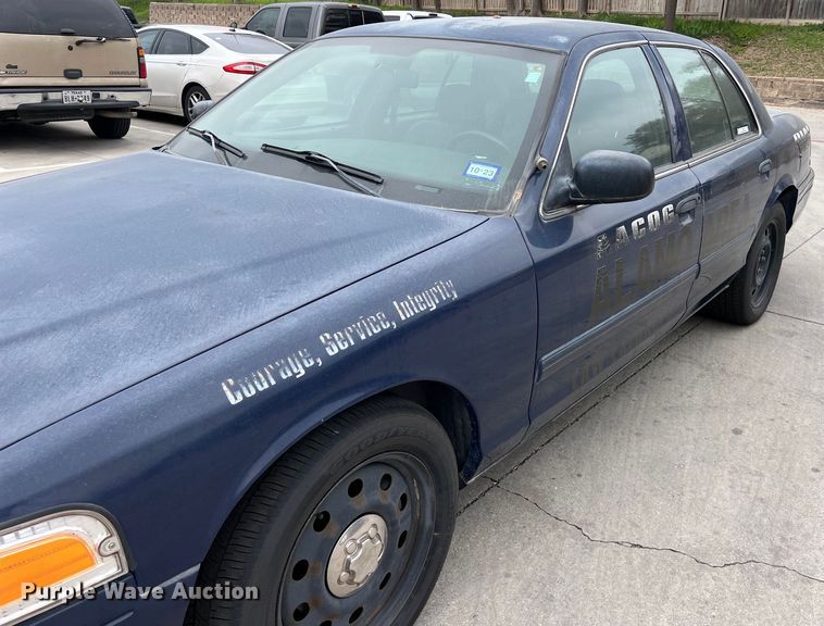 image for item KV9814 2010 Ford Crown Victoria Police Interceptor 
