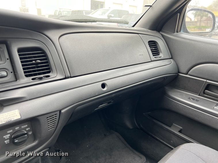 image for item KV9814 2010 Ford Crown Victoria Police Interceptor 