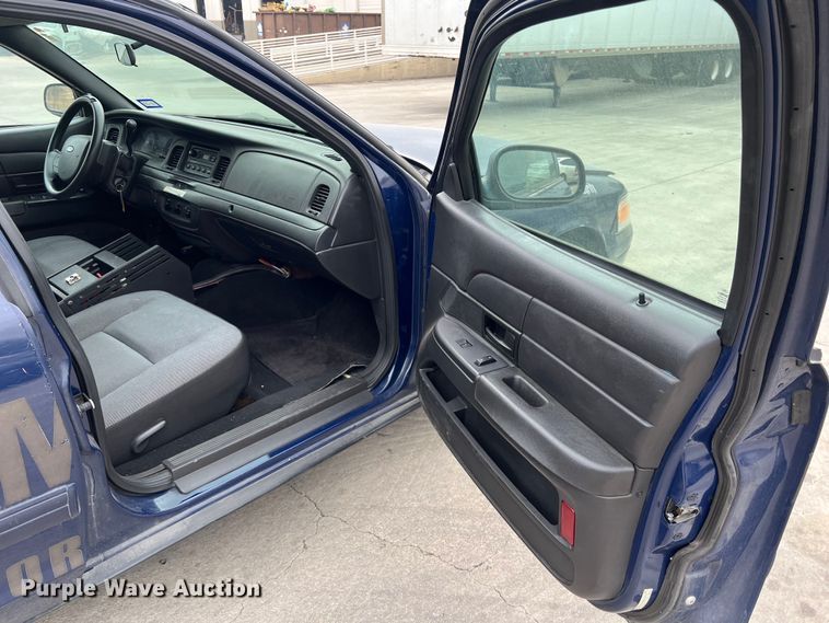 image for item KV9814 2010 Ford Crown Victoria Police Interceptor 