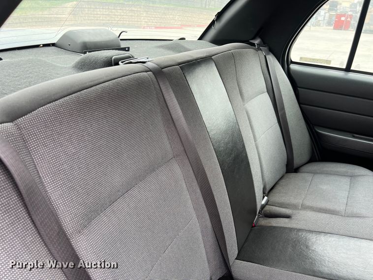 image for item KV9814 2010 Ford Crown Victoria Police Interceptor 