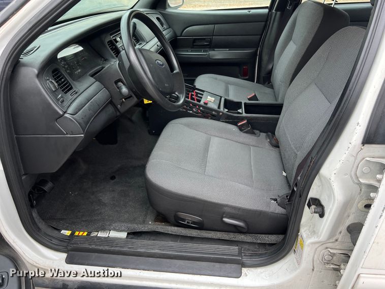 image for item KV9815 2007 Ford Crown Victoria Police Interceptor 