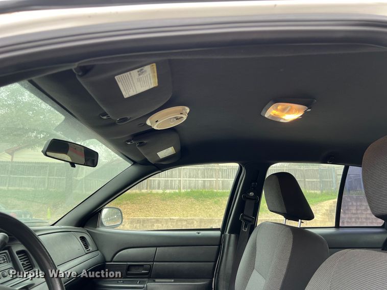 image for item KV9815 2007 Ford Crown Victoria Police Interceptor 