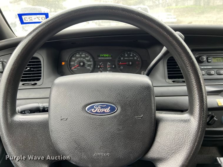 image for item KV9815 2007 Ford Crown Victoria Police Interceptor 