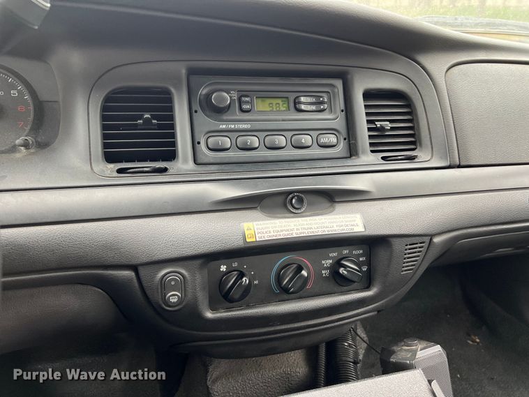 image for item KV9815 2007 Ford Crown Victoria Police Interceptor 