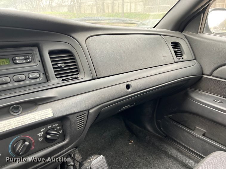 image for item KV9815 2007 Ford Crown Victoria Police Interceptor 