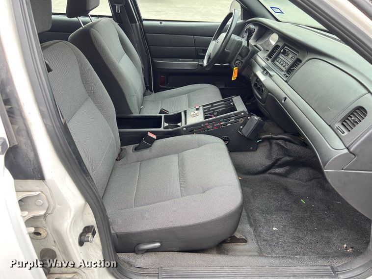 image for item KV9815 2007 Ford Crown Victoria Police Interceptor 