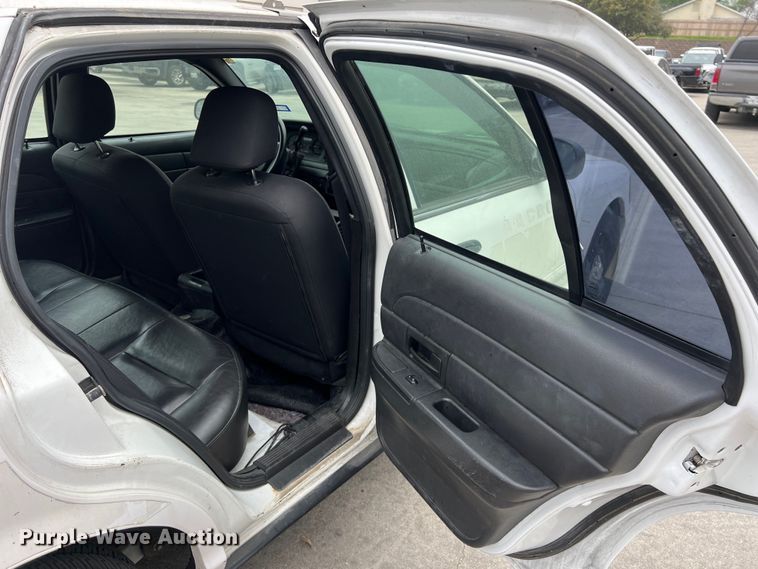 image for item KV9815 2007 Ford Crown Victoria Police Interceptor 