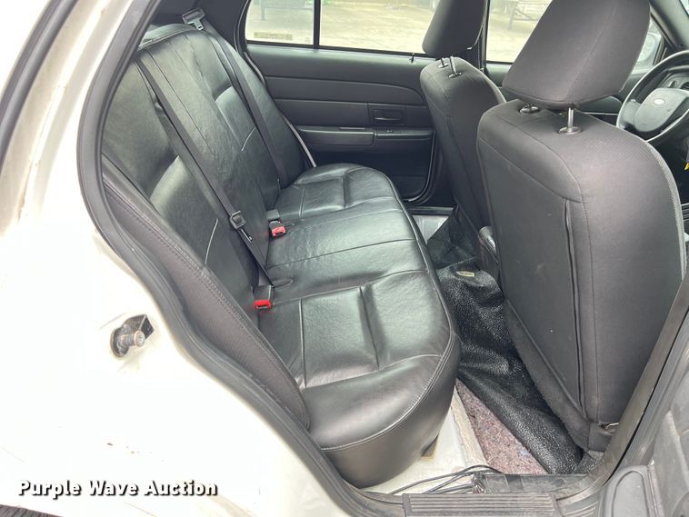 image for item KV9815 2007 Ford Crown Victoria Police Interceptor 