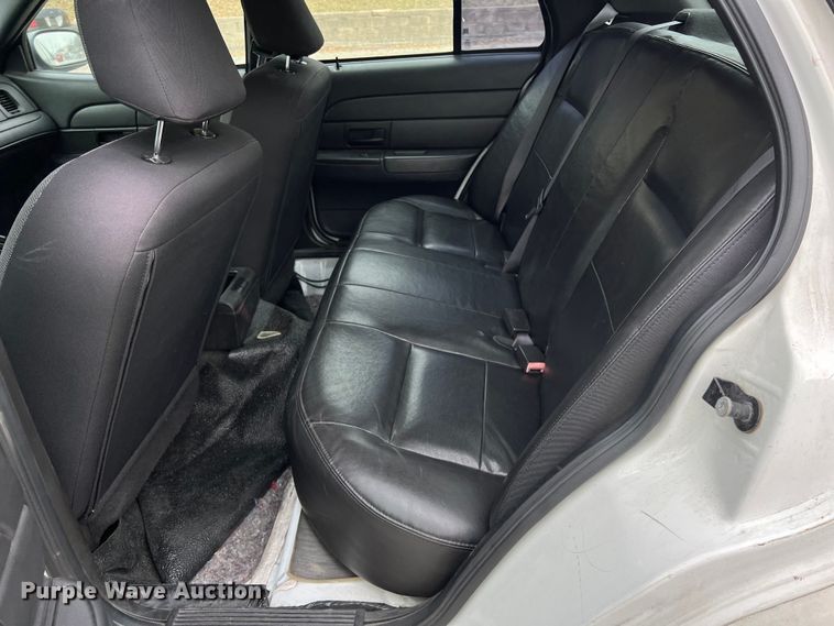 image for item KV9815 2007 Ford Crown Victoria Police Interceptor 