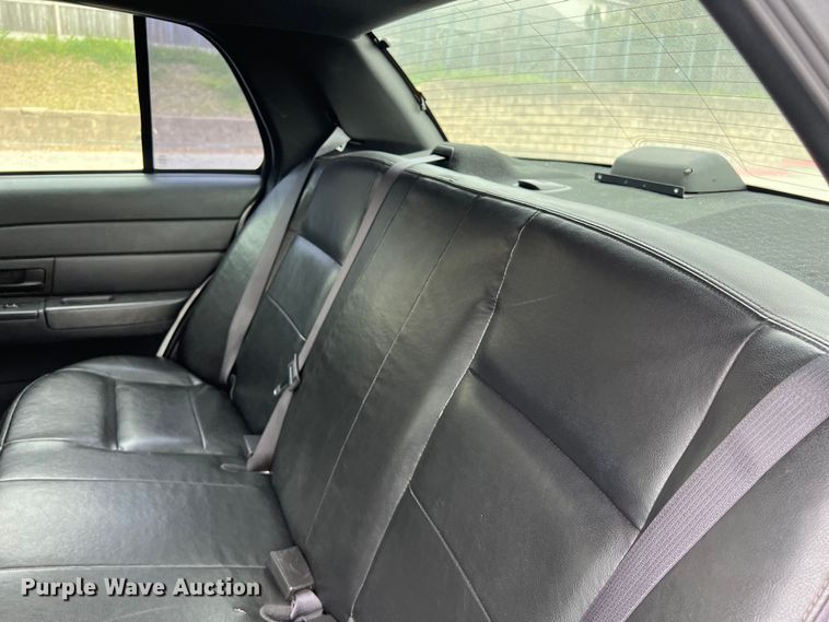 image for item KV9815 2007 Ford Crown Victoria Police Interceptor 