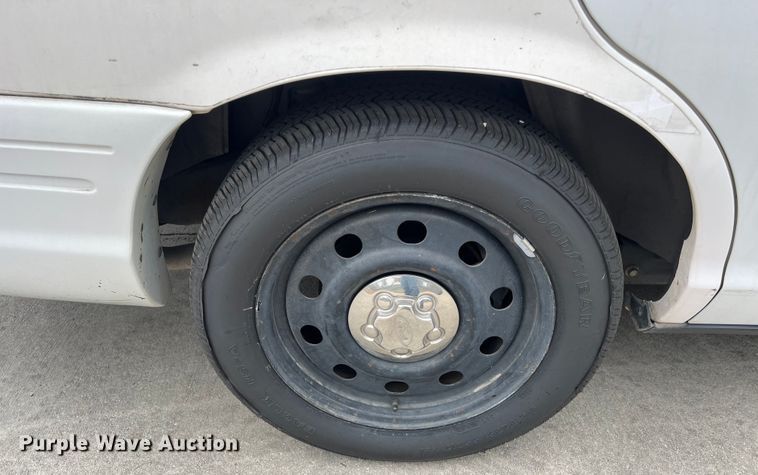 image for item KV9815 2007 Ford Crown Victoria Police Interceptor 