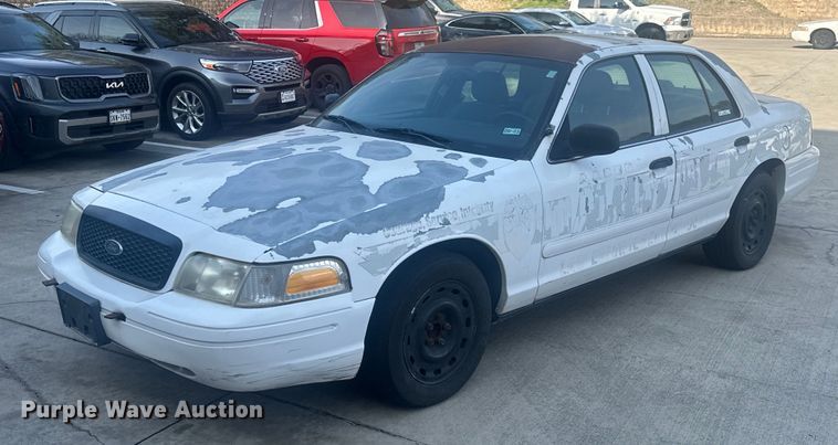 image for item KV9876 2004 Ford  Crown Victoria Police Interceptor  