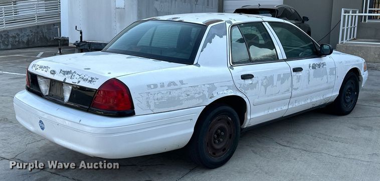 image for item KV9876 2004 Ford  Crown Victoria Police Interceptor  
