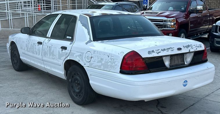 image for item KV9876 2004 Ford  Crown Victoria Police Interceptor  