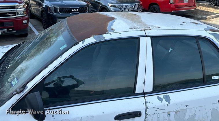 image for item KV9876 2004 Ford  Crown Victoria Police Interceptor  