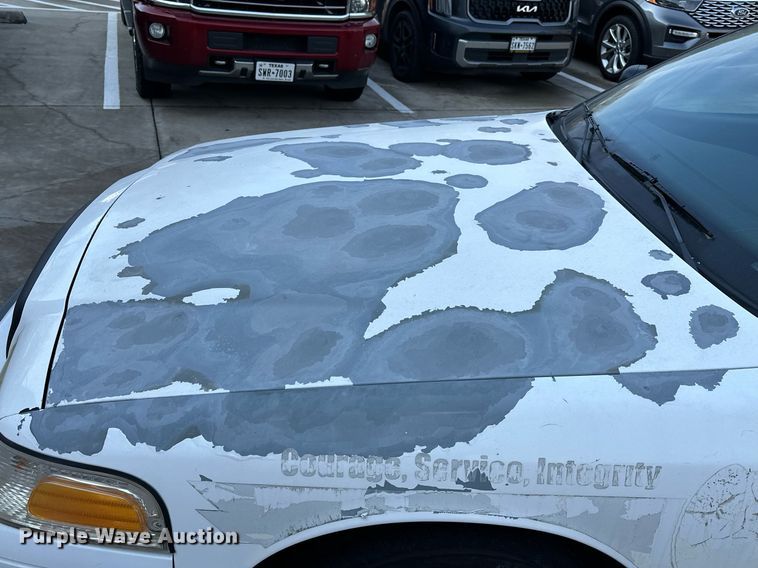 image for item KV9876 2004 Ford  Crown Victoria Police Interceptor  