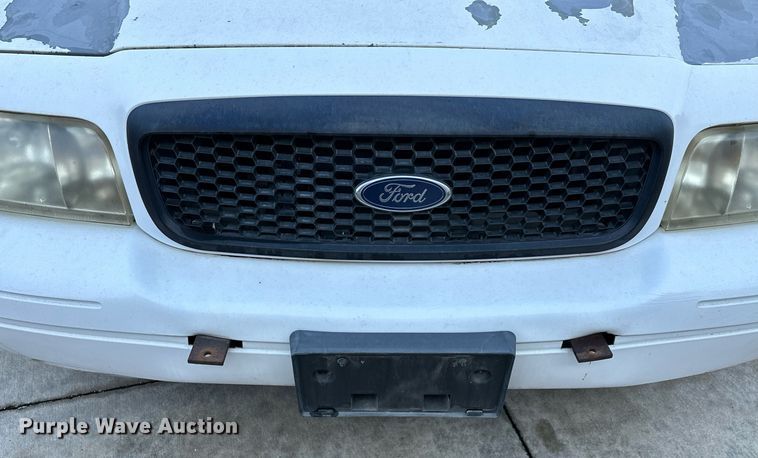 image for item KV9876 2004 Ford  Crown Victoria Police Interceptor  
