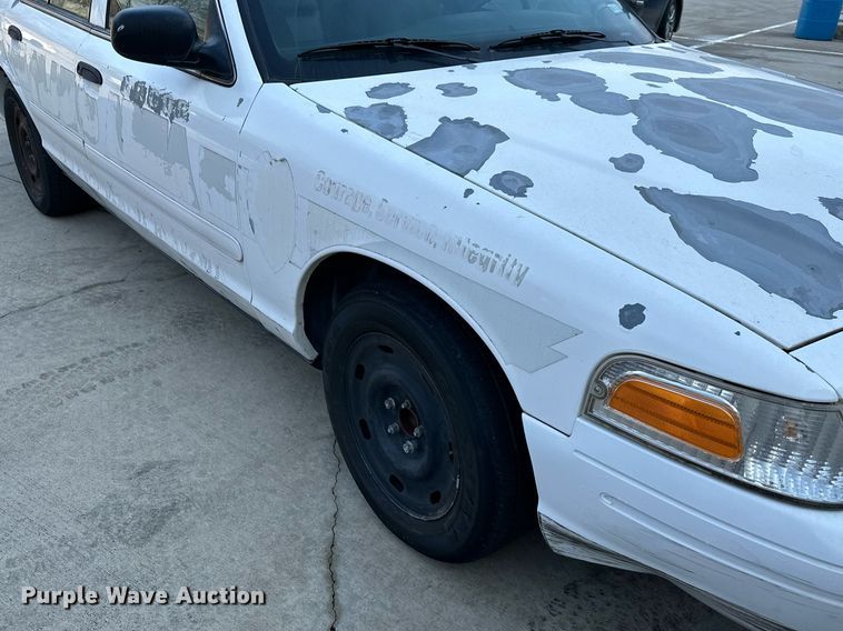 image for item KV9876 2004 Ford  Crown Victoria Police Interceptor  