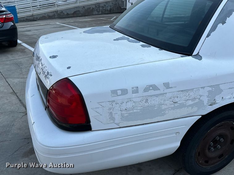 image for item KV9876 2004 Ford  Crown Victoria Police Interceptor  