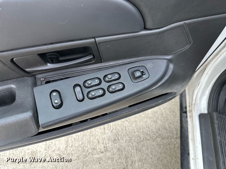 image for item KV9876 2004 Ford  Crown Victoria Police Interceptor  