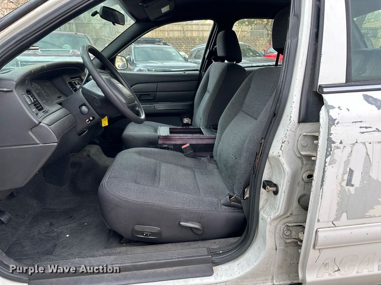image for item KV9876 2004 Ford  Crown Victoria Police Interceptor  
