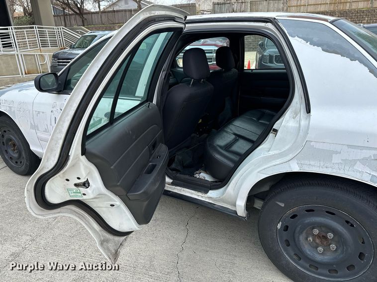 image for item KV9876 2004 Ford  Crown Victoria Police Interceptor  