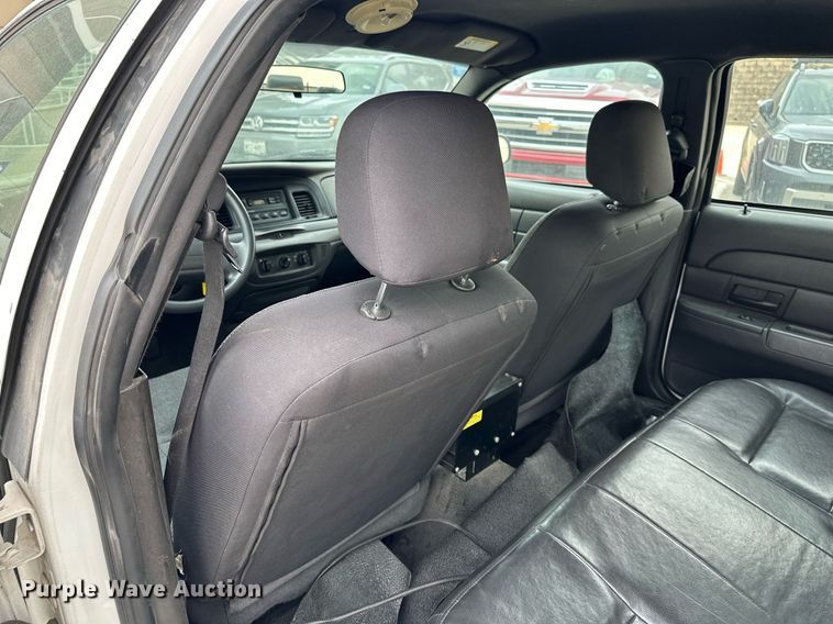 image for item KV9876 2004 Ford  Crown Victoria Police Interceptor  