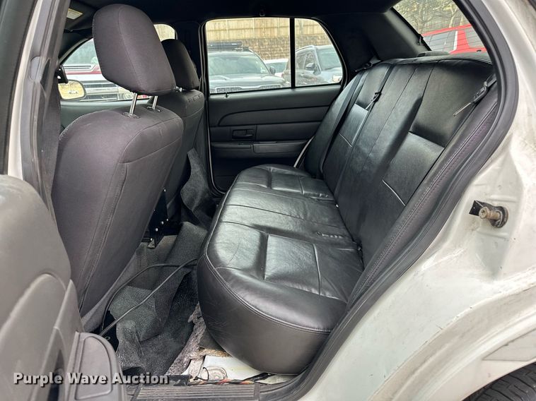 image for item KV9876 2004 Ford  Crown Victoria Police Interceptor  