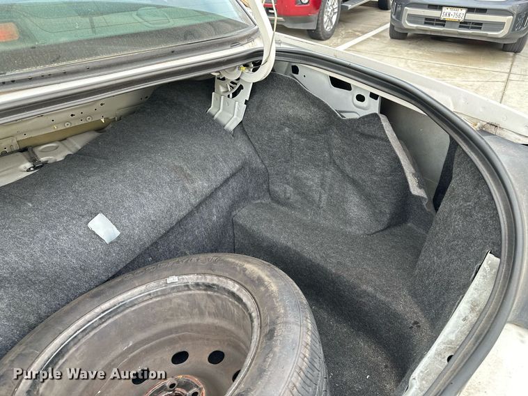 image for item KV9876 2004 Ford  Crown Victoria Police Interceptor  