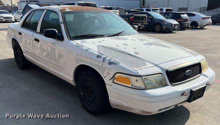 image for item KV9877 2004 Ford Crown Victoria Police Interceptor 
